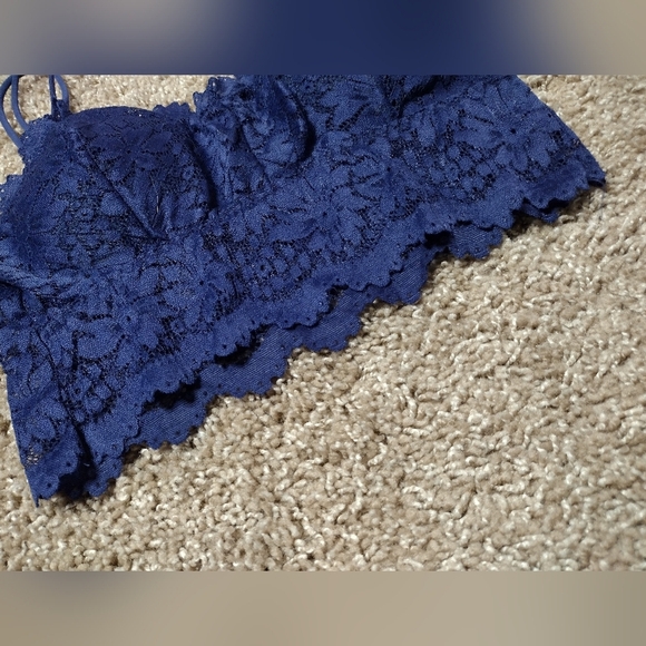 Lace Bralette in Navy Blue - Picture 2 of 11